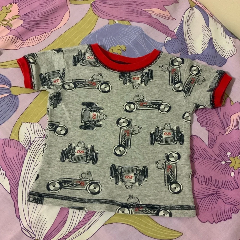 EUC Toddler Boy Lot 6 Pz 3 sets shorts & Tees Carter’s 18M
